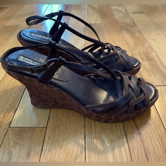 Charles David Brown Wedge Sandals with Textured Heel Size 6.5 - Picture 3 of 6